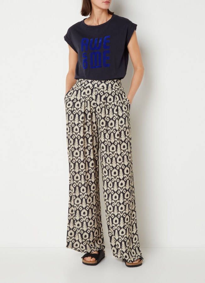 by-bar by bar Mara Ikat high waist wide fit pantalon met grafische print