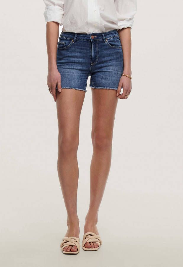 Only 15196303 Blush mid sk raw shorts