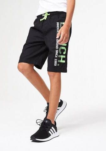 Bench. Bermuda met naadzakken en print