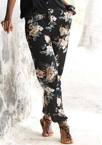 Lascana Strandbroek met bloemenprint
